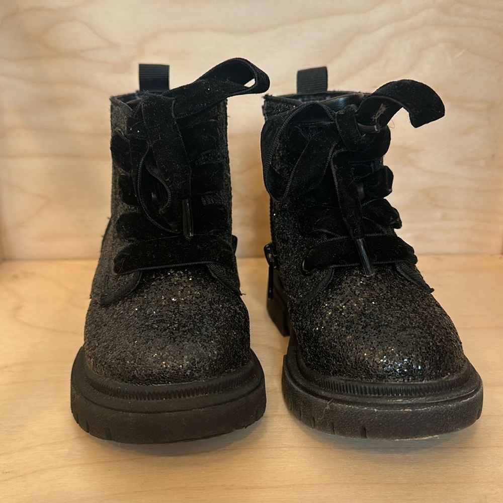 Cat and Jack Glitter Boots - Size 6 - Velvet Laces
